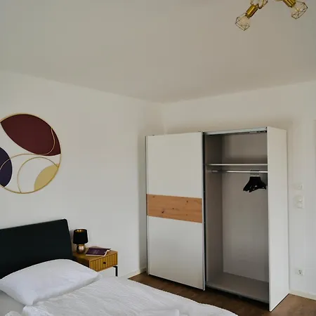Appartement Komfort-apartment - 93m2 - Zentral - Naehe Stadtpark *