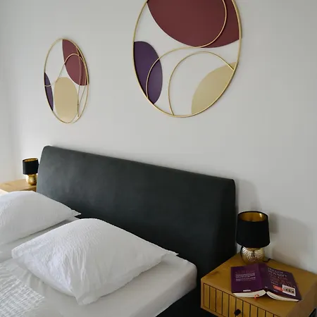 Komfort-apartment - 93m2 - Zentral - Naehe Stadtpark