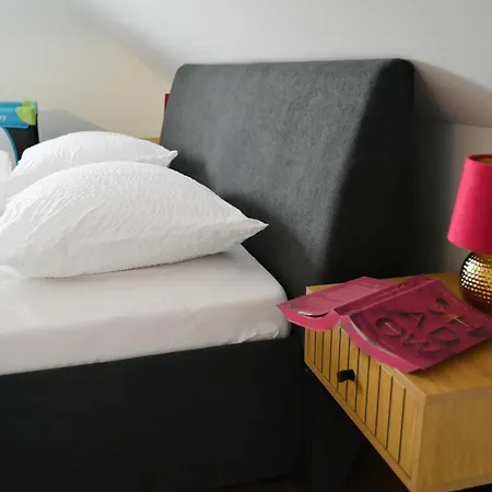 Apartment Komfort-apartment - 93m2 - Zentral - Nähe Stadtpark