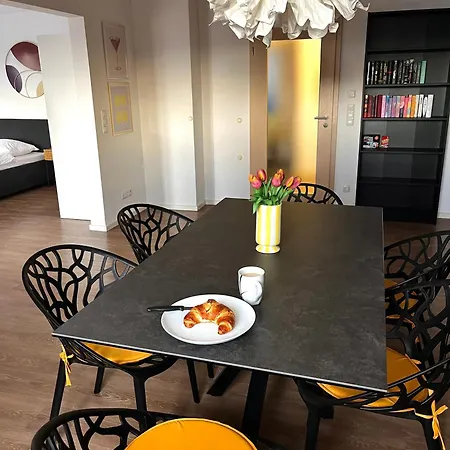 Apartment Komfort-apartment - 93m2 - Zentral - Nähe Stadtpark *