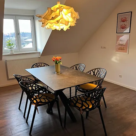 Apartment Komfort-apartment - 93m2 - Zentral - Nähe Stadtpark *
