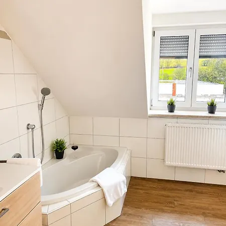 Komfort-apartment - 93m2 - Zentral - Naehe Stadtpark