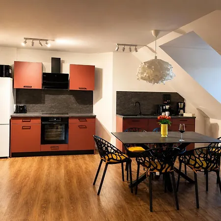 Komfort-apartment - 93m2 - Zentral - Naehe Stadtpark