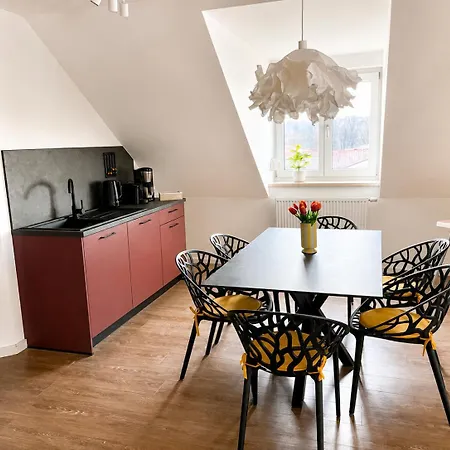 Apartment Komfort-apartment - 93m2 - Zentral - Nähe Stadtpark *