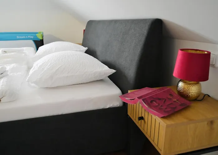 Apartment Komfort-apartment - 93m2 - Zentral - Naehe Stadtpark
