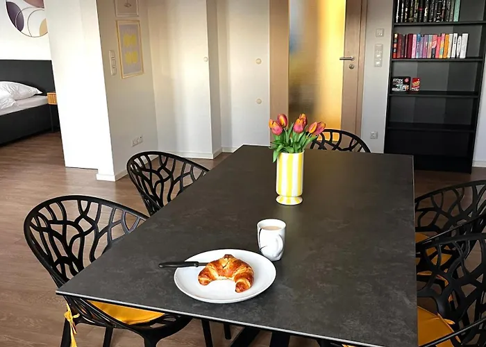 Apartment Komfort-apartment - 93m2 - Zentral - Naehe Stadtpark *
