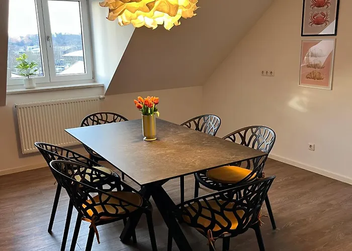 Apartment Komfort-apartment - 93m2 - Zentral - Naehe Stadtpark *